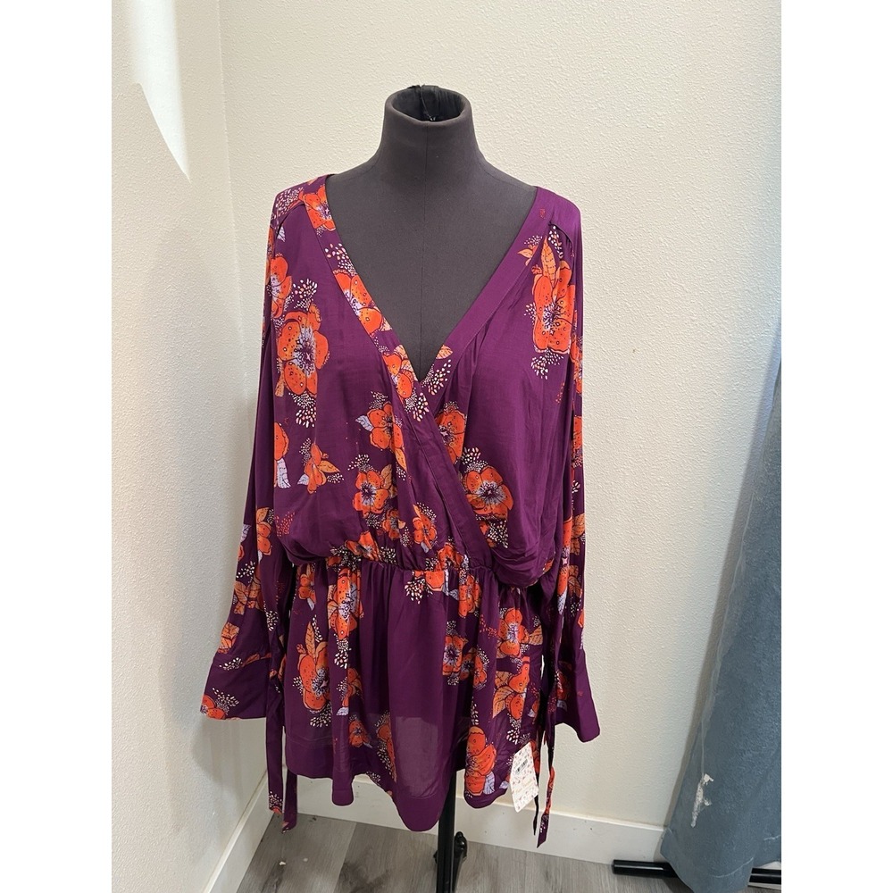 Free People NWT  Tuscan Dream Floral Plum Tunic Blouse Size M‎ Size L